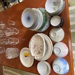 和洋食器とガラス食器の画像