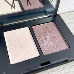 ☆お値引可能☆【極美品】NARS  デュオアイシャドー 3924(1.1g×2色)の画像