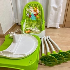 ベビーチェア　フィッシャープライス　デスクの画像