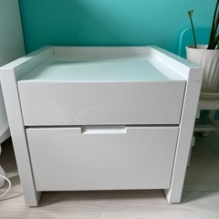 サイドテーブル　シモンズ　ホワイト　お値下げしました！の画像