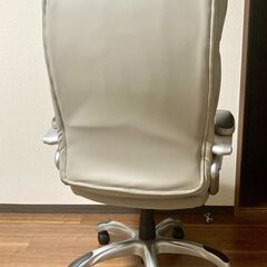 【美品】社長椅子 黒×ベージュのバイカラー　合皮レザーの画像