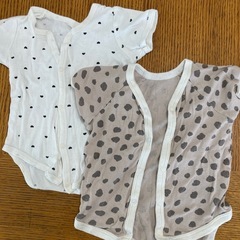 【4枚まとめ売り】70cm前あき肌着の画像