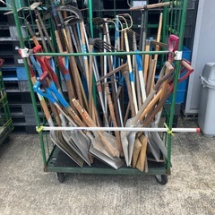 現地引き取り1本500円、農機具（鍬、スコップ等）の画像