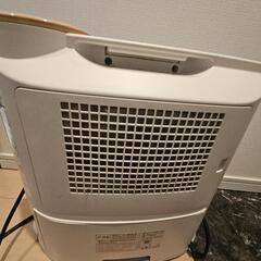 シャープ製加湿セラミックファンヒーターの画像