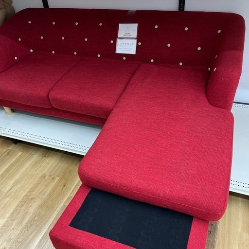 カウチソファー ファブリック レッドをご紹介します！！