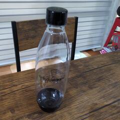 - SodaStream DUOソーダストリームの1Lプラスチックボトルの画像