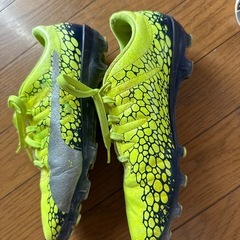 サッカーシューズ　プーマの画像