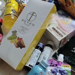 大容量　銀座千疋屋のお菓子 柿の種 くるみ コーラ、アーモンドミルクなど19点の画像