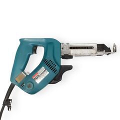  25Y037 ジ3 makita マキタ オートパックスクリュードライバ モデル6832 石膏ボード・コンパネ止め 現状品の画像