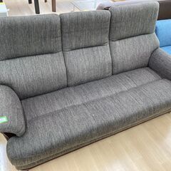 【リユースのサカイ野々市店】三人掛けソファー 茶色 W(幅)170×D(奥行き)75×H(高さ)95cm ※クリーニング済みの画像