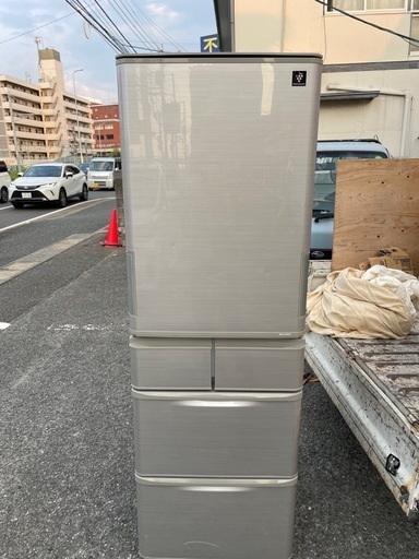 北九州市内配送無料　保証付き シャープ SHARP プラズマクラスター冷蔵庫 (412L・どっちもドア) 5ドア シャイニーシルバー SJ-PW42B-S