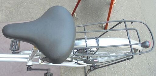 26インチ 自転車 変速なし 鍵付き 荷台付き シルバー ママチャリ 