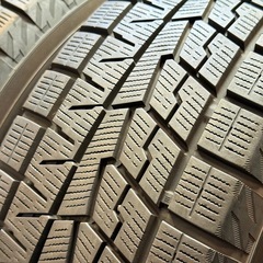 【美品】セダン系に　215/60R16 95Q ヨコハマ　アイスガード7の画像