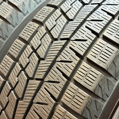 【美品】セダン系に　215/60R16 95Q ヨコハマ　アイスガード7の画像