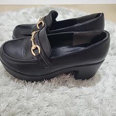 厚底ローファーの画像