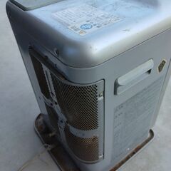 灯油ストーブ ポリタンク、ポリタンクケース、電動ポンプ一式。一応動きました。の画像