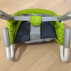 イングリッシーナ ファスト　ビブドレス付き　トレーなし　テーブルチェアの画像