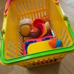 おままごとセット(カゴ付き)
の画像