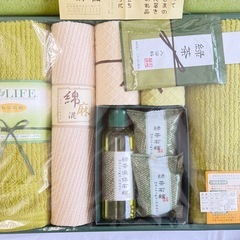 【未使用ギフトセット】TLIFE TL-1930 タオルセット 入浴料 石鹸 ボディソープ ギフトボックス 綿 麻 日本製 ソープ付きタオルギフトセット ウォッシュタオル 絞りタオル ボディータオル 入浴用 バス用品 贈答品 贈り物 プレゼントの画像