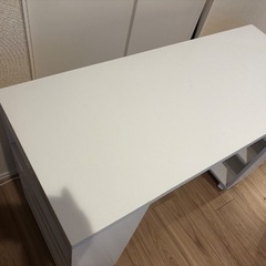 収納付きキャスター付きホワイトデスク（幅108.5cm）の画像