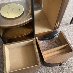 アンティークのアクセサリーケースの画像