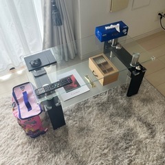 ガラステーブル