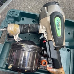 HITACHI ヒタチ　ロール釘打機　NV90AB2の画像