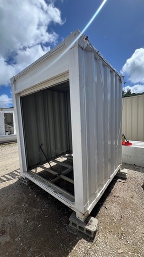 倉庫シャッター付き　値下げ中