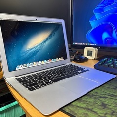 A1466 MacBook Air CPU i5 メモリ4GB SSD128GBの画像