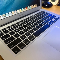 A1466 MacBook Air CPU i5 メモリ4GB SSD128GBの画像