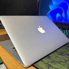 A1466 MacBook Air CPU i5 メモリ4GB SSD128GBの画像