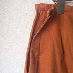 綺麗なオレンジのヴィンテージスカートの画像