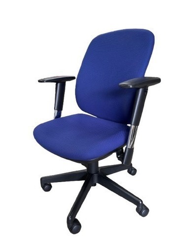 2022年製　PLUS　Presea　プリセアチェア　KC-K63SL　（在庫：4）