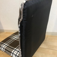 座椅子　茶色　の画像