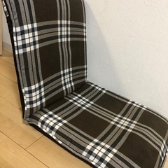 座椅子　茶色　の画像