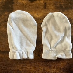 ミッキーマウス 新生児用帽子とミトンセット
の画像
