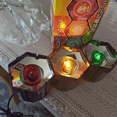 カラフル電球の画像