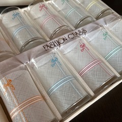 【新品未使用】リボン柄のガラスコップ10個セット　昭和レトロ　ファッショングラスの画像