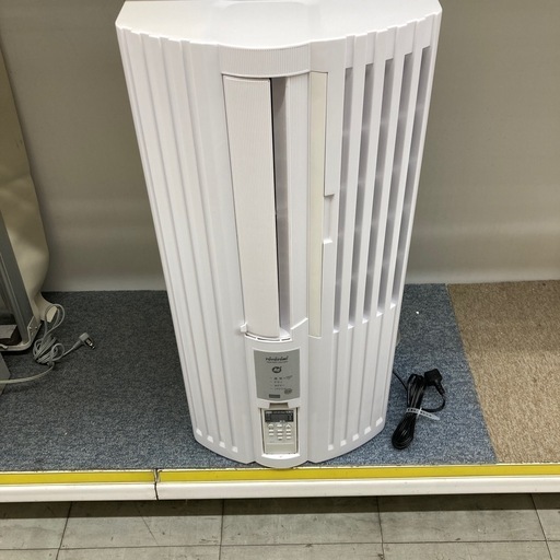 トヨトミ　窓用ルームエアコン　2021年製　※本体側面日焼けあり。枠固定金具、下側欠品です。