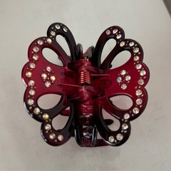 蝶の形ヘアクリップ2個セットの画像
