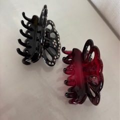 蝶の形ヘアクリップ2個セットの画像