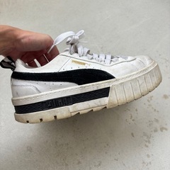 プーマ厚底の画像