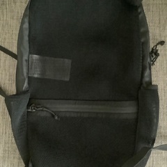新品タグ付き　無印良品　メッシュリュックサック(黒)の画像