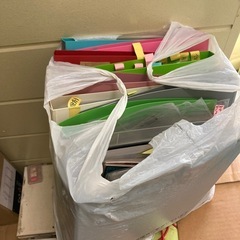 遊戯王カード 引退品 ダンボール3個 ファイル ストレージボックスの画像