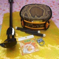 現品販売　21.000円　沖縄三線専用キット蛇皮強化(二重張)型チーガ、棹、カラクイ他色々の画像