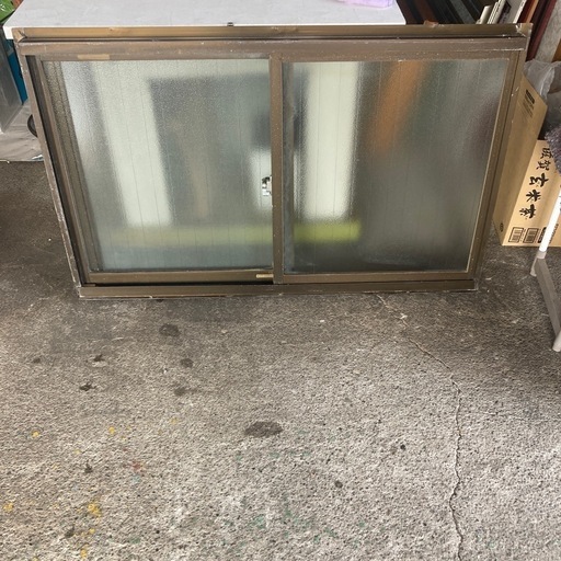 アルミ　窓