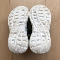 adidaスニーカー　15センチの画像