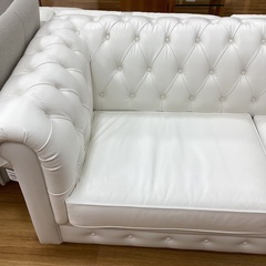 【トレファクマーケット久喜店】LeClass　2人掛けソファー（チェスターフィールド）の画像