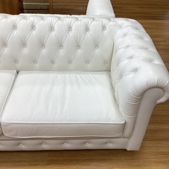 【トレファクマーケット久喜店】LeClass　2人掛けソファー（チェスターフィールド）の画像