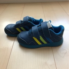 adidasスニーカー　16センチの画像